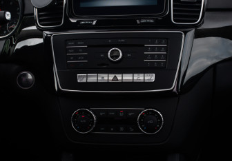Подержанный автомобиль Mercedes-Benz GLE 2016 года (18 фото)