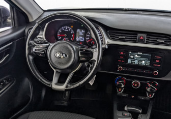 Подержанный автомобиль Kia Rio Hatchback 2021 года (25 фото)