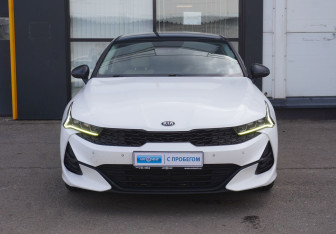 Подержанный автомобиль Kia K5 2020 года (2 фото)
