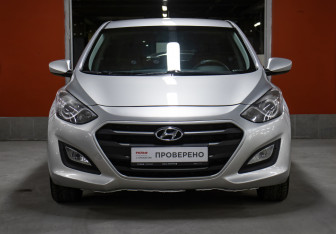 Подержанный автомобиль Hyundai i30 Hatchback 2015 года (2 фото)