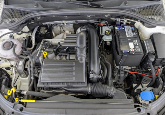 Подержанный автомобиль Skoda Octavia Liftback 2018 года (9 фото)