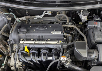 Подержанный автомобиль Kia Rio Hatchback 2015 года (9 фото)