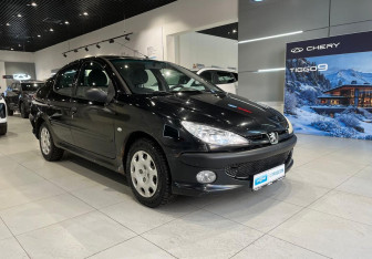 Подержанный автомобиль Peugeot 206 Sedan 2008 года (3 фото)