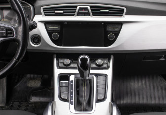Подержанный автомобиль Geely Atlas 2018 года (15 фото)