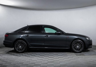 Подержанный автомобиль Audi A4 Sedan 2020 года (4 фото)