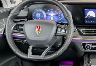 Новый Hongqi HS5 2024 (4 фото)