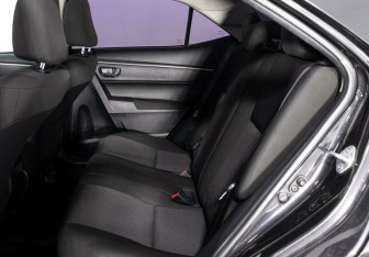 Подержанный автомобиль Toyota Corolla Sedan 2014 года (9 фото)