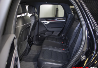 Подержанный автомобиль Volkswagen Touareg 2020 года (10 фото)