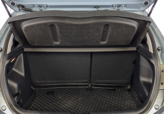 Подержанный автомобиль Kia Rio Hatchback 2015 года (10 фото)