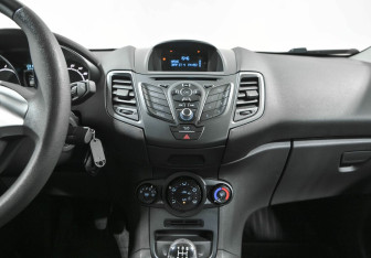 Подержанный автомобиль Ford Fiesta Hatchback 2018 года (7 фото)