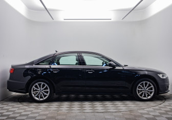 Подержанный автомобиль Audi A6 Sedan 2015 года (4 фото)
