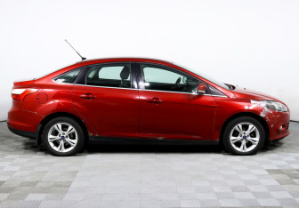 Подержанный автомобиль Ford Focus Sedan 2012 года (4 фото)