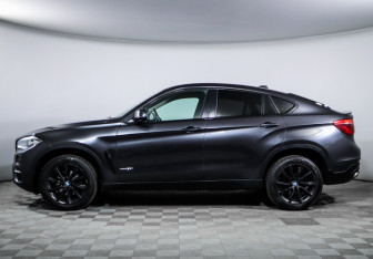 Подержанный автомобиль BMW X6 2016 года (8 фото)