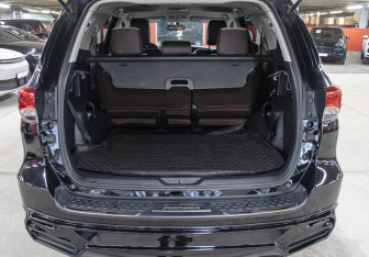 Подержанный автомобиль Toyota Fortuner 2017 года (10 фото)