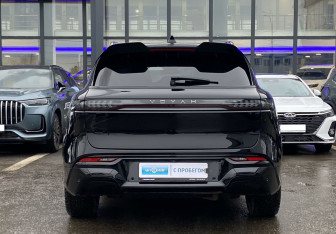 Подержанный автомобиль Voyah Free 2025 года (6 фото)