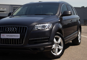 Подержанный автомобиль Audi Q7 2014 года (22 фото)