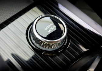 Подержанный автомобиль Geely Monjaro 2024 года (28 фото)