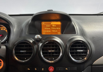 Подержанный автомобиль Opel Antara 2013 года (15 фото)