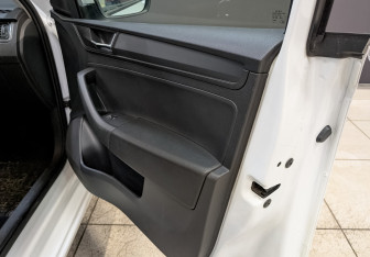 Подержанный автомобиль Skoda Rapid Liftback 2019 года (24 фото)