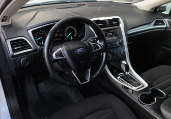 Подержанный автомобиль Ford Mondeo Sedan 2018 года (11 фото)