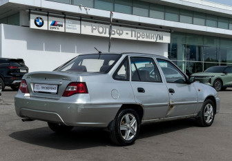Подержанный автомобиль Daewoo Nexia Sedan 2013 года (5 фото)