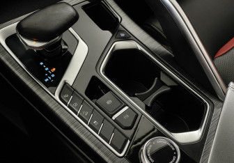 Подержанный автомобиль Geely Tugella 2020 года (17 фото)