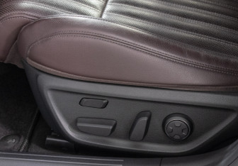 Подержанный автомобиль Genesis G70 2021 года (16 фото)