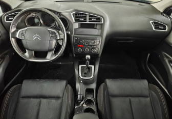 Подержанный автомобиль Citroen C4 Hatchback 2012 года (9 фото)