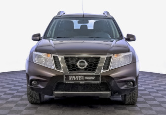 Подержанный автомобиль Nissan Terrano 2020 года (2 фото)