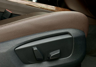 Подержанный автомобиль BMW X5 2017 года (24 фото)