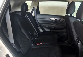 Подержанный автомобиль Nissan X-Trail 2022 года (10 фото)
