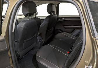 Подержанный автомобиль Renault Arkana 2021 года (12 фото)