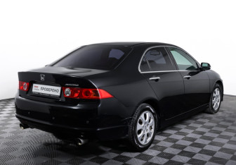 Подержанный автомобиль Honda Accord Sedan 2006 года (5 фото)