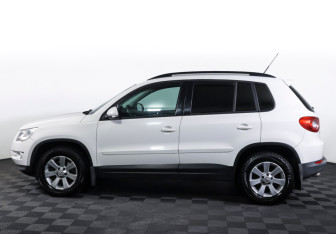 Подержанный автомобиль Volkswagen Tiguan 2008 года (8 фото)