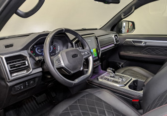 Подержанный автомобиль JAC T9 2024 года (16 фото)