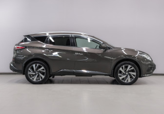 Подержанный автомобиль Nissan Murano Suv 2021 года (4 фото)