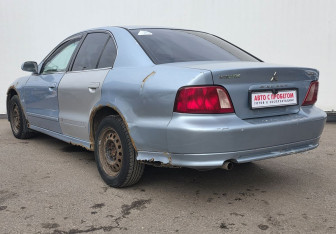 Подержанный автомобиль Mitsubishi Galant Sedan 2003 года (7 фото)