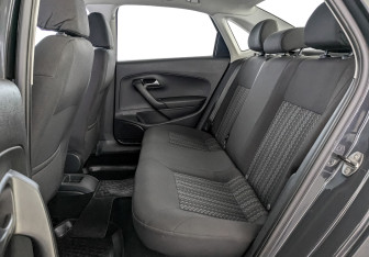 Подержанный автомобиль Volkswagen Polo Sedan 2017 года (18 фото)