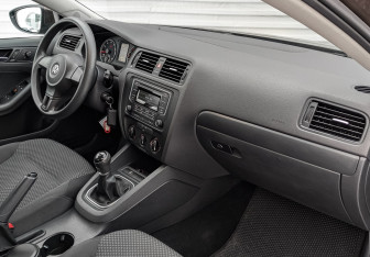 Подержанный автомобиль Volkswagen Jetta Sedan 2014 года (11 фото)