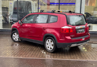 Подержанный автомобиль Chevrolet Orlando 2012 года (6 фото)