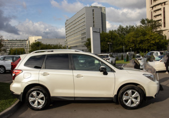 Подержанный автомобиль Subaru Forester Suv 2013 года (3 фото)