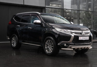 Подержанный автомобиль Mitsubishi Pajero Sport 2018 года (3 фото)