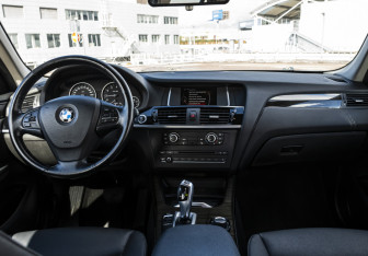 Подержанный автомобиль BMW X3 2014 года (11 фото)