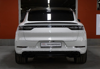 Подержанный автомобиль Porsche Cayenne 2019 года (6 фото)