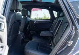 Новый Porsche Macan 2025 (9 фото)