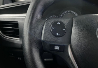 Подержанный автомобиль Toyota Corolla Sedan 2013 года (15 фото)