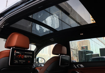 Подержанный автомобиль BMW X7 2021 года (15 фото)