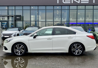 Подержанный автомобиль Subaru Legacy Sedan 2019 года (4 фото)