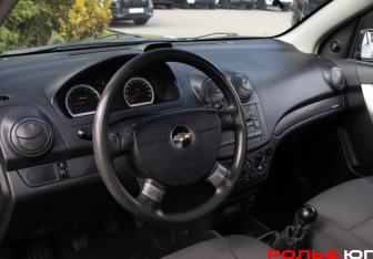 Подержанный автомобиль Chevrolet Aveo Sedan 2008 года (10 фото)