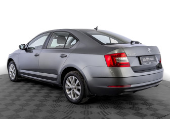 Подержанный автомобиль Skoda Octavia Liftback 2019 года (7 фото)